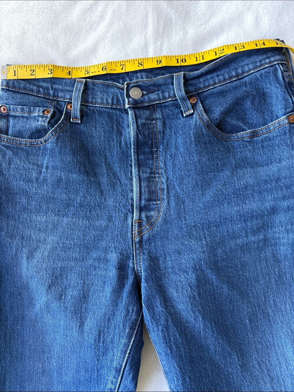 Levi's Women's 501 Original Fit Button Fly Med Wash Blue Denim Jeans W29/L32 - Picture 10 of 12